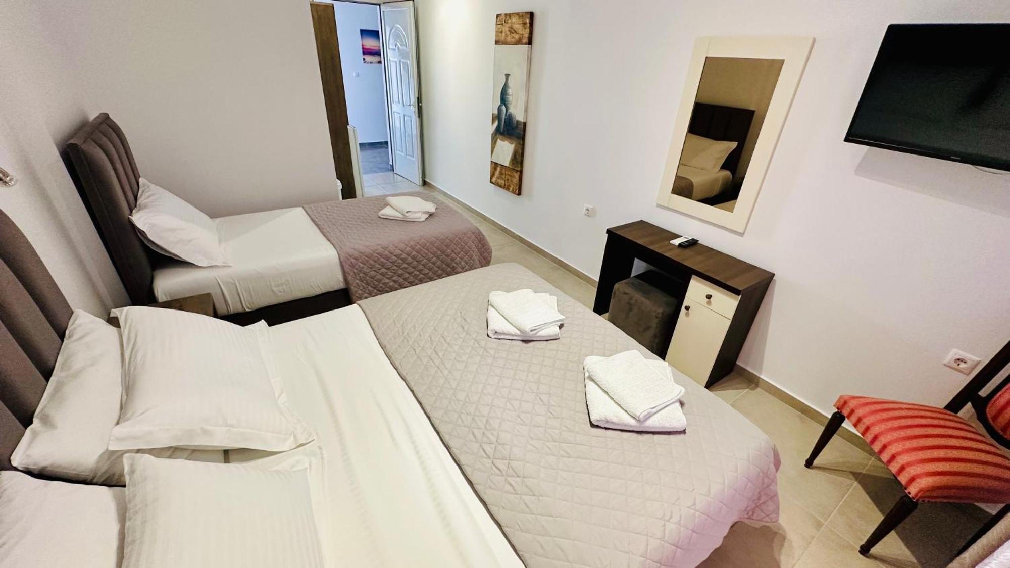 Vangjelis Hotel ヒマラ エクステリア 写真
